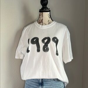 Taylor Swift 1989 Band Tee